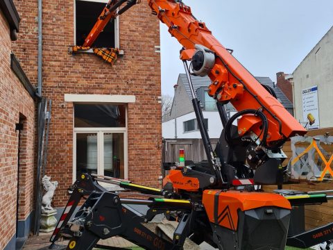 2b6ef44a-e609-4c21-a8ea-ba61fa047b85